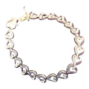 925 Sterling Silver Heart Bracelet with Diamond Accent 7”